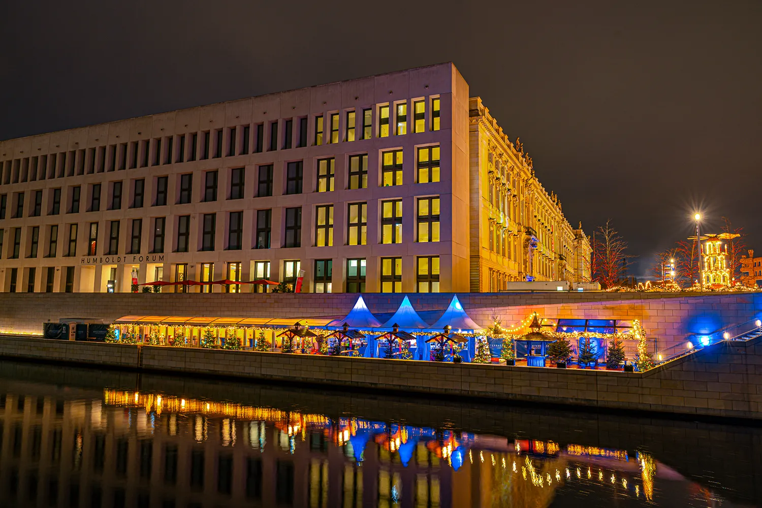 Spreeterrasse-am-Humboldtforum-1